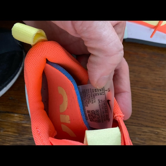 Nike air max up size 7 Women's sneaker - Picture 5 of 5